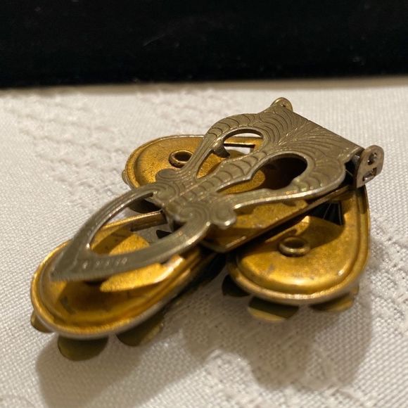 Vintage Brass And Rhinestone Flower Sweater Clip - Picture 11 of 11